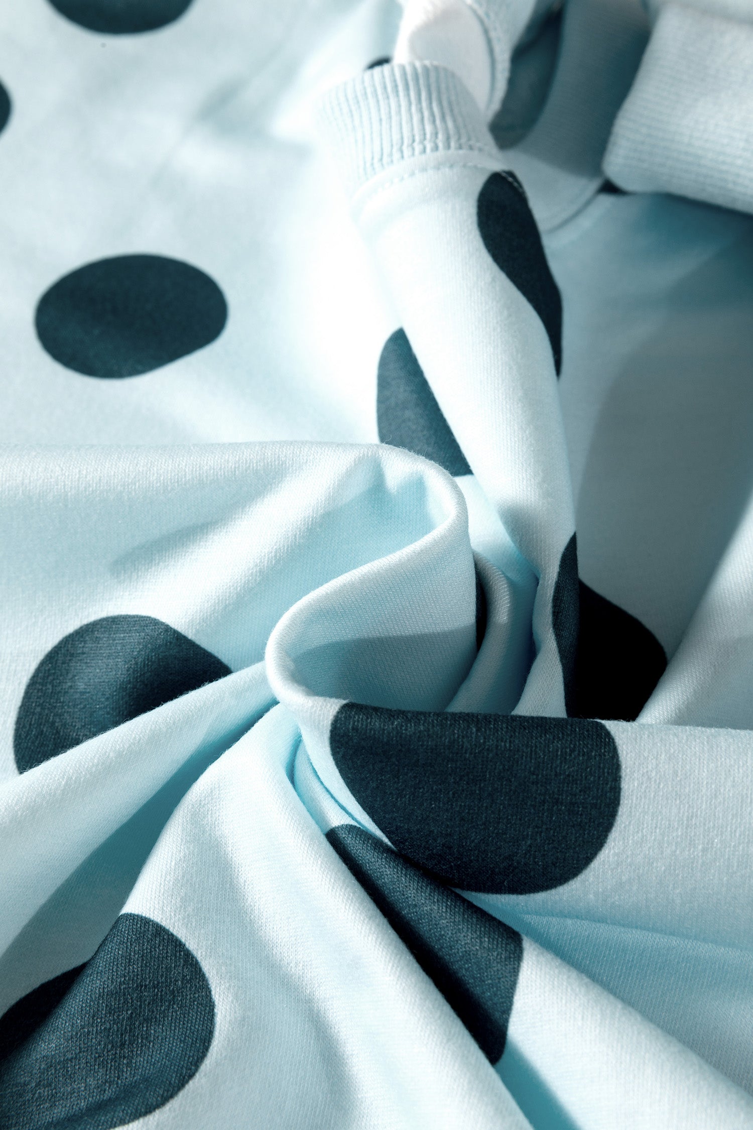 Cali Chic Women Sky Blue Polka Dot Print Drop Shoulder Pullover Drawstring Shorts Set - Cali Chic