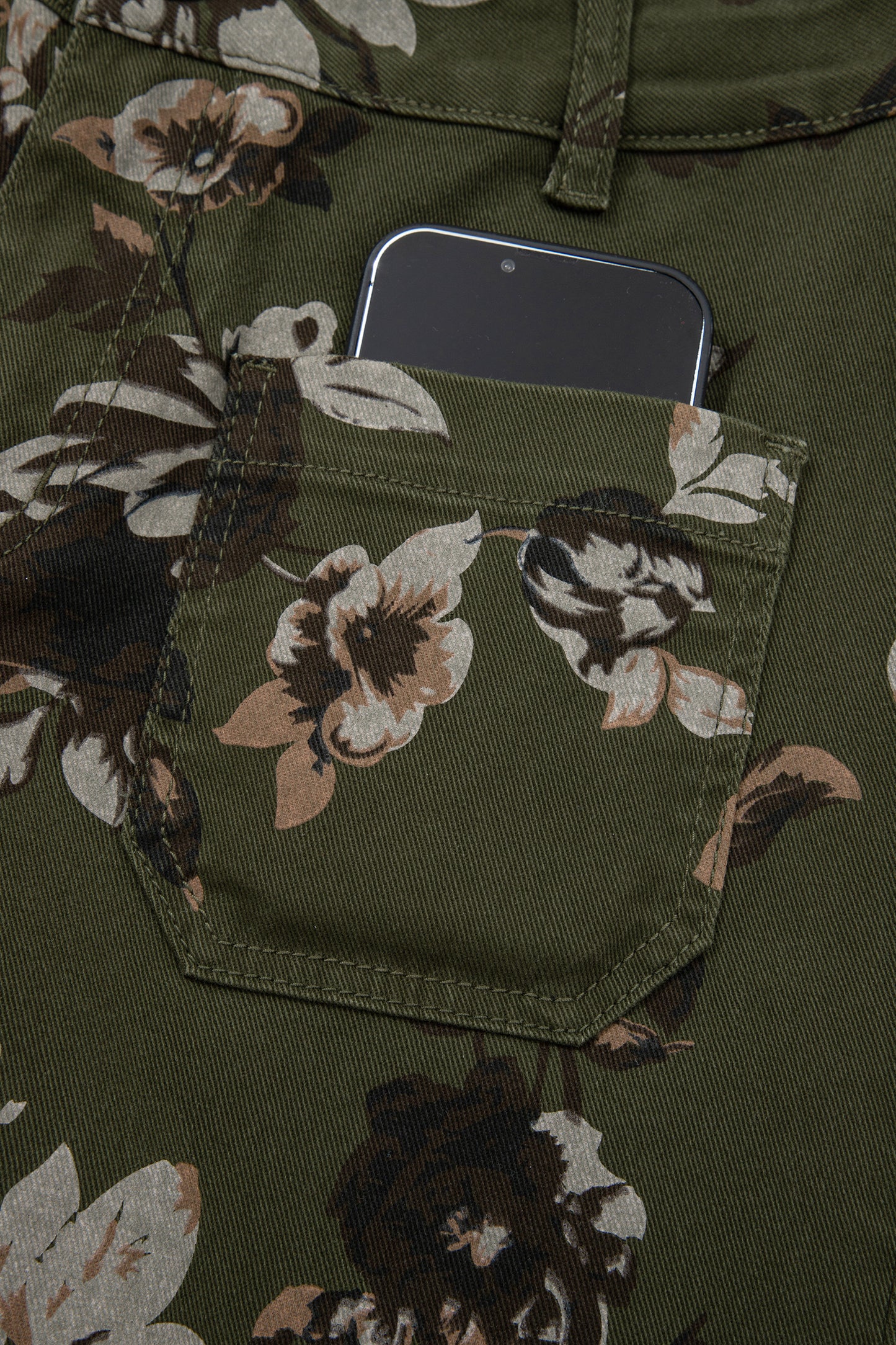 Cali Chic Women Pants Green Vintage Floral Print Square Patch Pocket Raw Hem Shift Jeans - Cali Chic