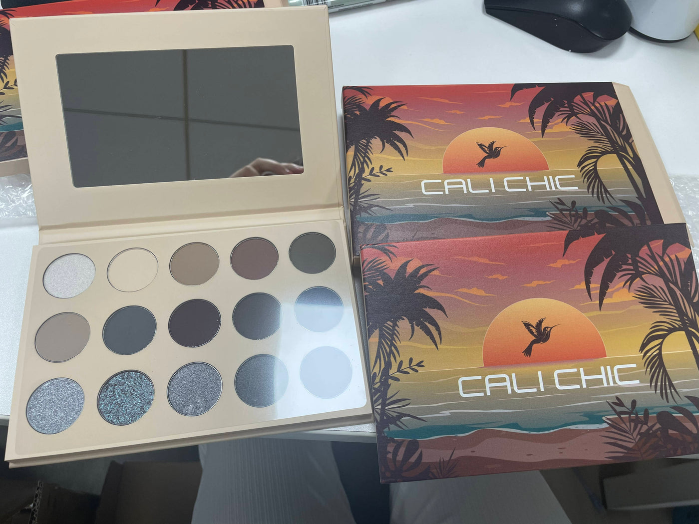Cali Chic Glitter Nude Eyeshadow Palette Matte Metallic Celebrity Cosmetic Make Up Travel Pack
