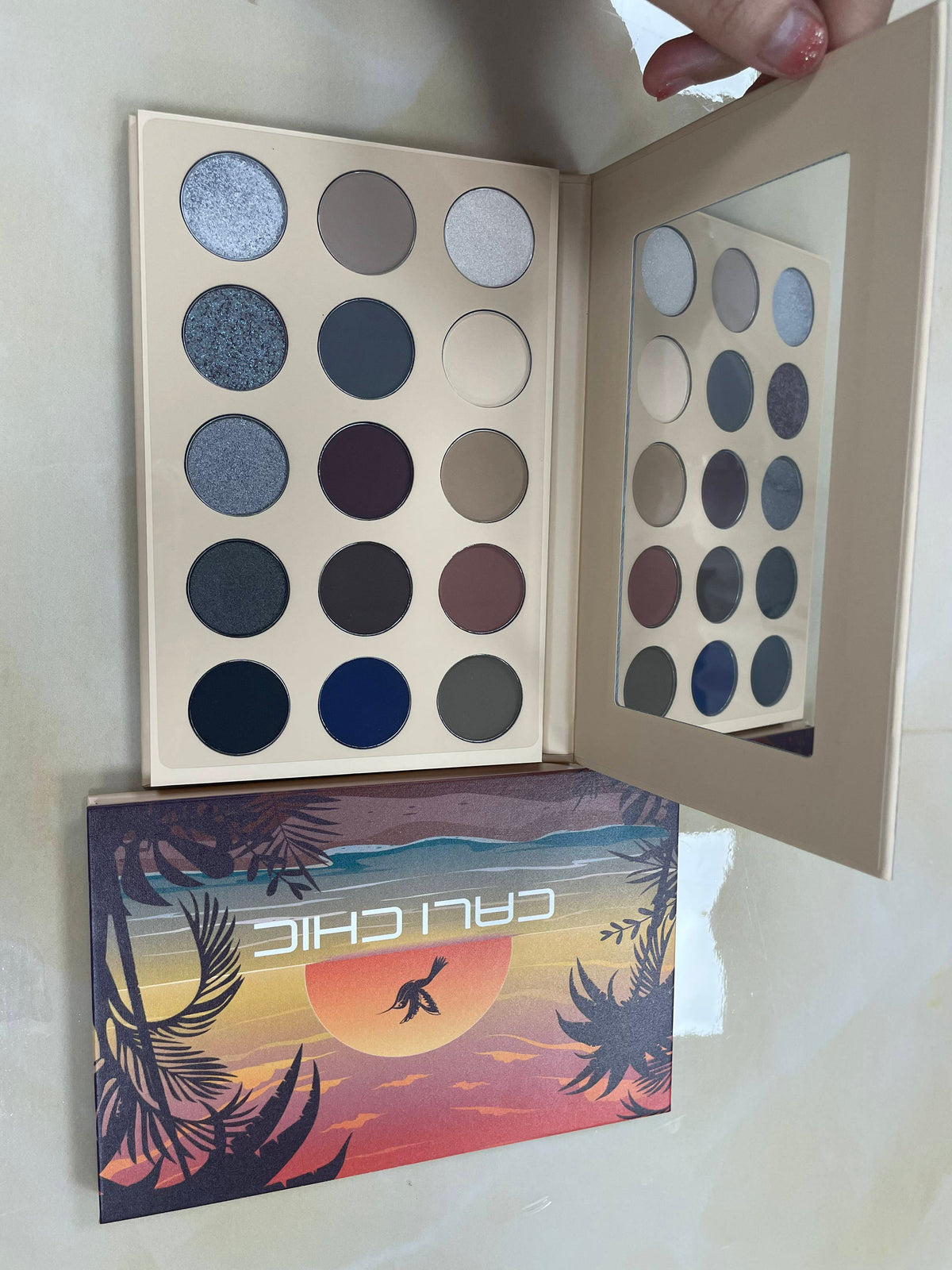 Cali Chic Smokey Eyeshadow Palette 15 Shades Smooth Pressed Powder Cosmetic Metallic Makeup - Cali Chic