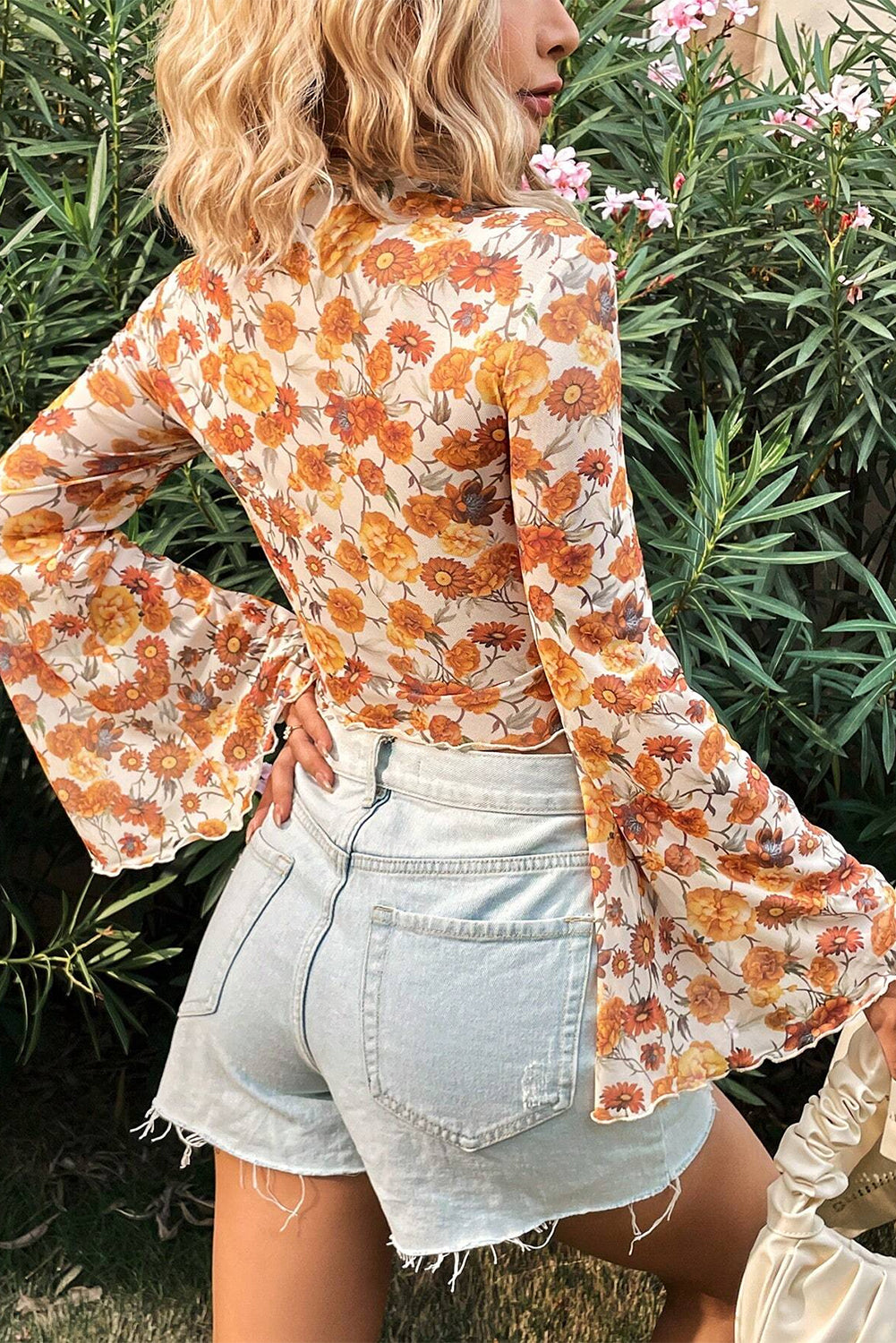 Cali Chic Women's Top Orange Floral Printed Bell Sleeve Mock Neck Scallop Trim Blouse