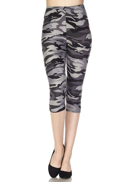 Cali Chic Women's Leggings Celebrity Grey Camouflage Print Yummy Brushed Capri Leggings